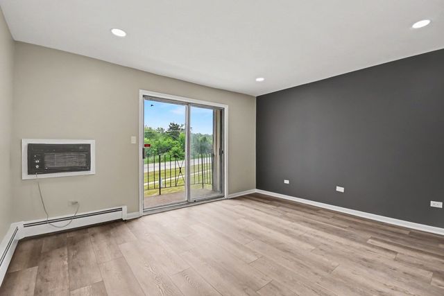 17975 Amherst Court 203, Country Club Hills, IL 60478