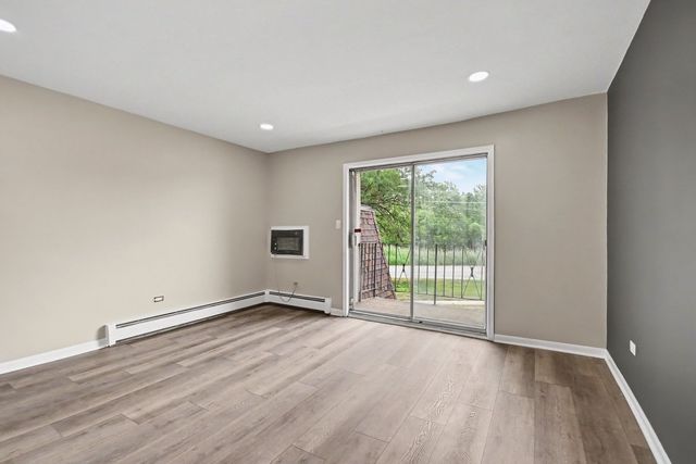 17975 Amherst Court 203, Country Club Hills, IL 60478