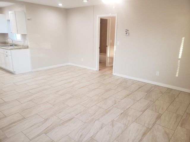 206 E Jones Avenue 11SH, Phoenix, AZ 85040