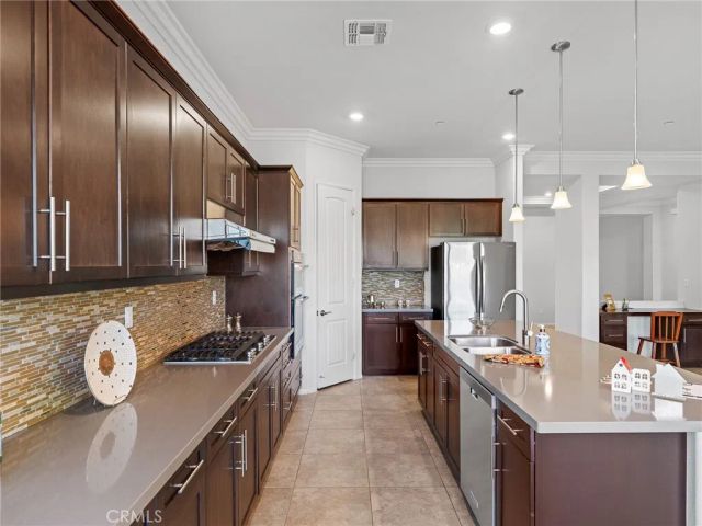 19255 Castana Street, Apple Valley, CA 92308