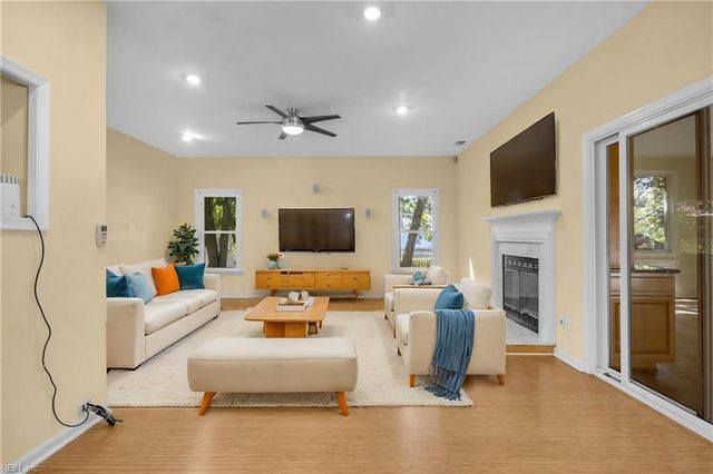 1096 Meadow Grove TRL, Virginia Beach, VA 23455