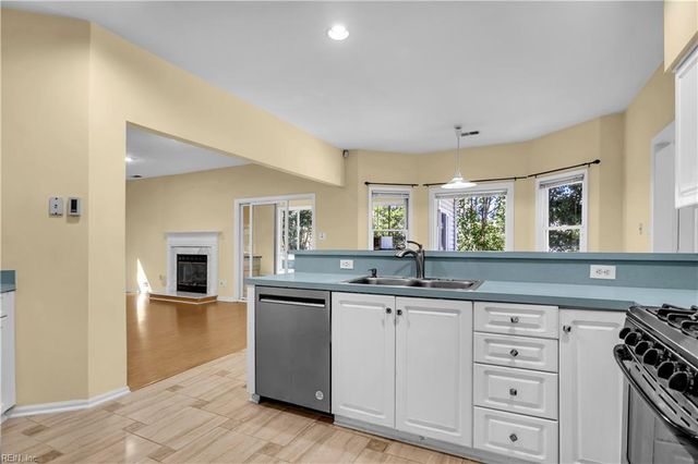 1096 Meadow Grove TRL, Virginia Beach, VA 23455
