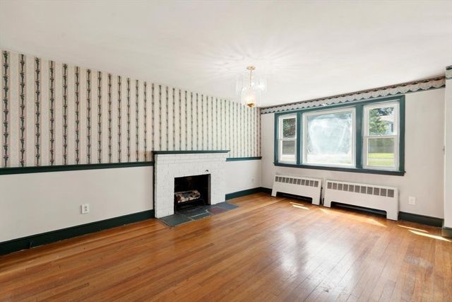 24 Hillside Avenue, Holbrook, MA 02343