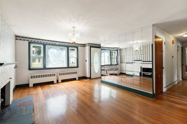 24 Hillside Avenue, Holbrook, MA 02343
