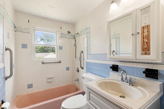 24 Hillside Avenue, Holbrook, MA 02343