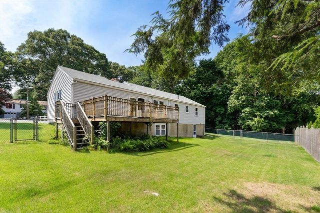 24 Hillside Avenue, Holbrook, MA 02343