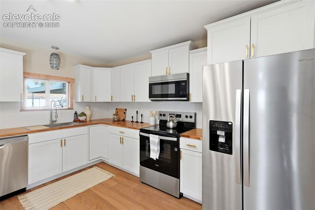 253 Everett Drive, Colorado Springs, CO 80911
