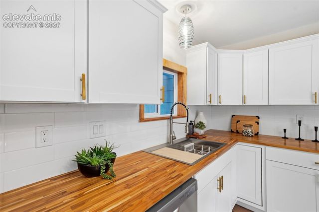 253 Everett Drive, Colorado Springs, CO 80911