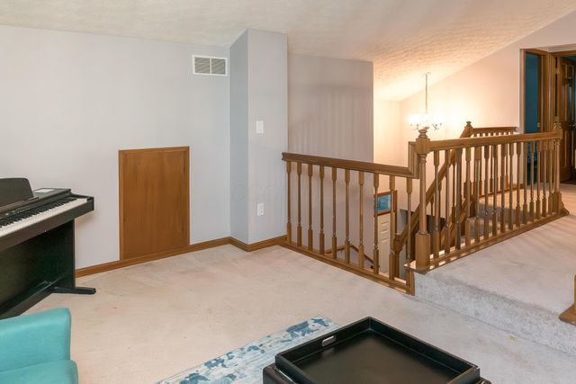 492 Rambling Brook Drive, Pickerington, OH 43147