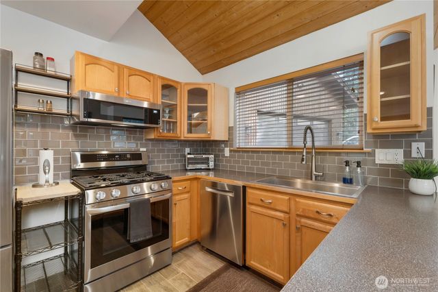 62307 Meadow Way E, Greenwater, WA 98022