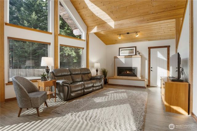 62307 Meadow Way E, Greenwater, WA 98022