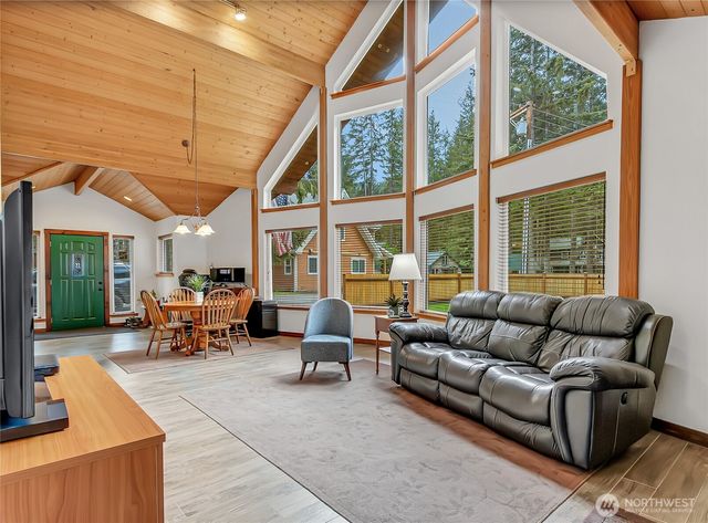 62307 Meadow Way E, Greenwater, WA 98022