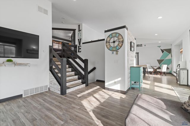 4013 WINEBERRY LN, Rapid City, SD 57703