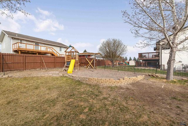 4013 WINEBERRY LN, Rapid City, SD 57703