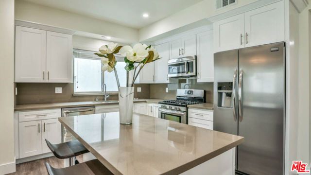1424 S BENTLEY Avenue 402, Los Angeles, CA 90025
