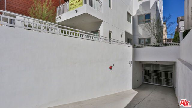 1424 S BENTLEY Avenue 402, Los Angeles, CA 90025