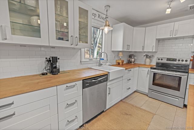 214 Kelsey Hill Road, Deep River, CT 06417