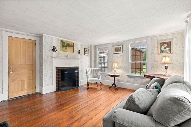 55 Garrison St, Groveland, MA 01834