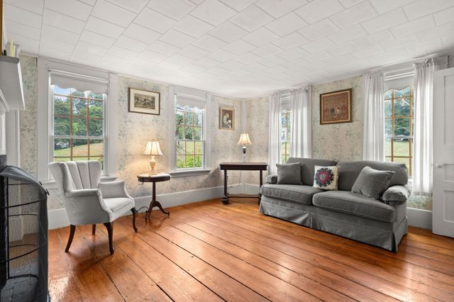 55 Garrison St, Groveland, MA 01834