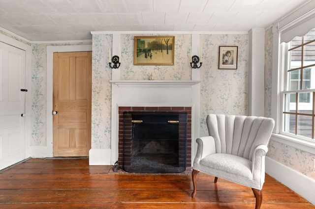 55 Garrison St, Groveland, MA 01834