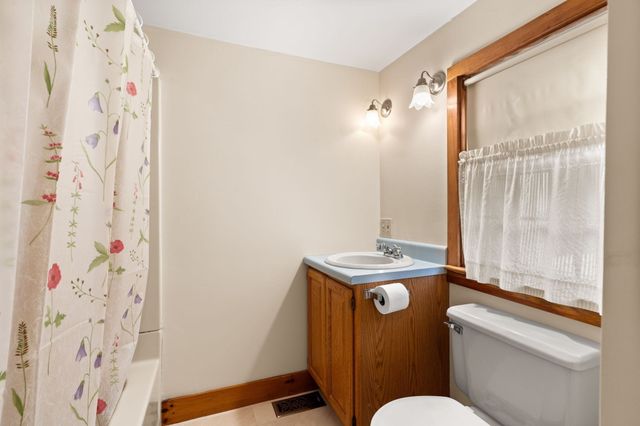 55 Garrison St, Groveland, MA 01834