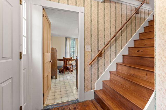55 Garrison St, Groveland, MA 01834