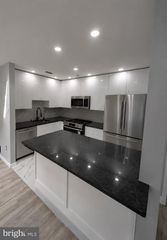 810 DIAMOND DR #810, Newtown, PA 18940