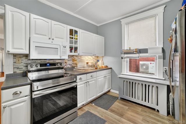 140 Beekman Avenue, Sleepy Hollow, NY 10591