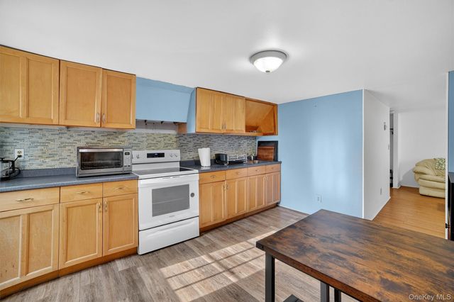 140 Beekman Avenue, Sleepy Hollow, NY 10591