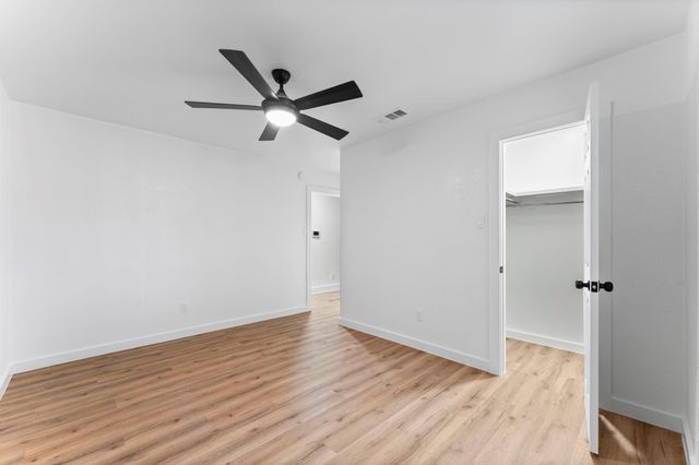 303 W Rollingwood Street, Pinehurst, TX 77362