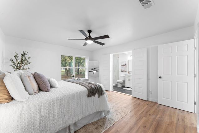 303 W Rollingwood Street, Pinehurst, TX 77362