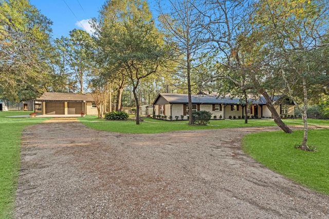 303 W Rollingwood Street, Pinehurst, TX 77362