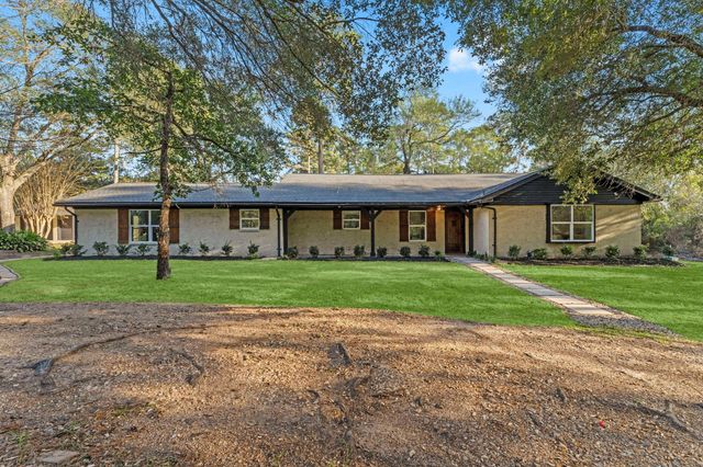 303 W Rollingwood Street, Pinehurst, TX 77362