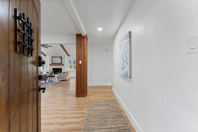 303 W Rollingwood Street, Pinehurst, TX 77362