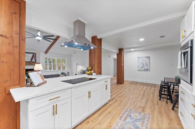 303 W Rollingwood Street, Pinehurst, TX 77362