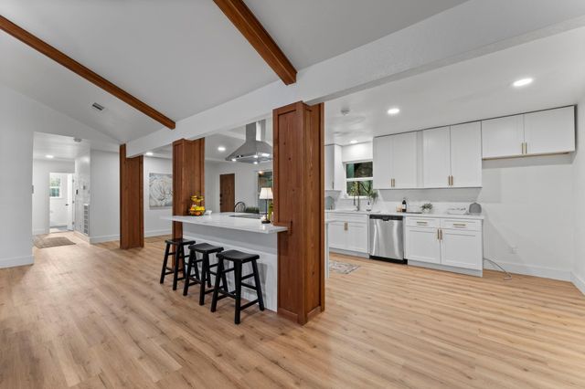 303 W Rollingwood Street, Pinehurst, TX 77362