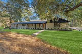 303 W Rollingwood Street, Pinehurst, TX 77362