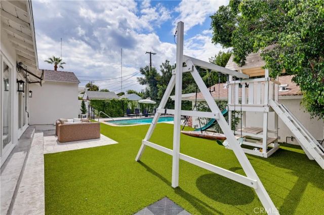 12836 Waddell, Valley Village, CA 91607