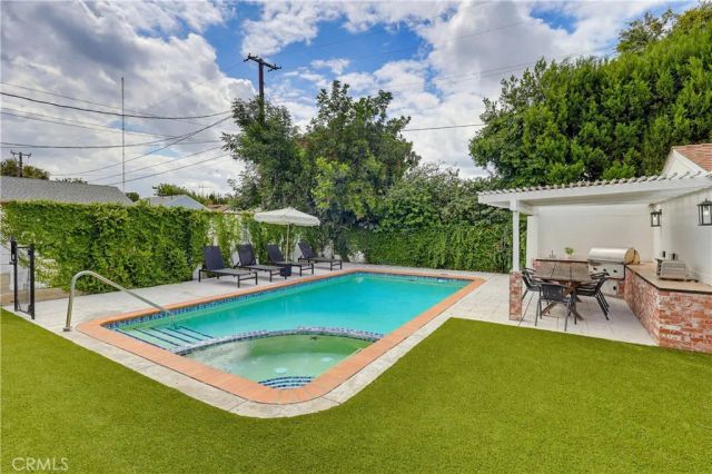 12836 Waddell, Valley Village, CA 91607