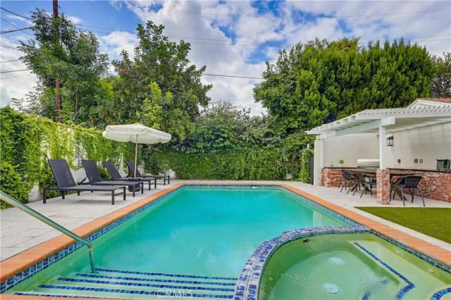 12836 Waddell, Valley Village, CA 91607