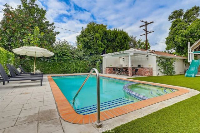 12836 Waddell, Valley Village, CA 91607