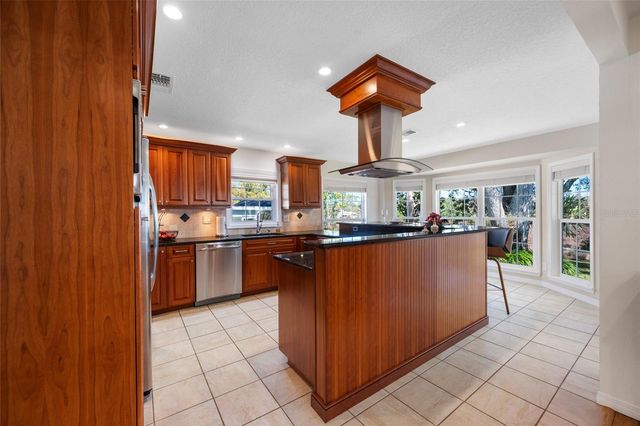 1611 HIGHLAND CLUB LANE, Palm Harbor, FL 34684