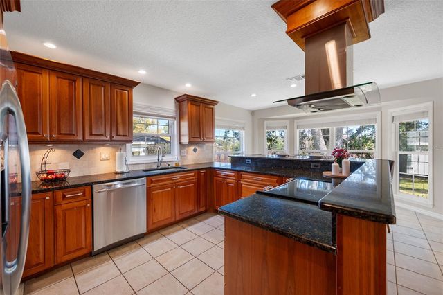 1611 HIGHLAND CLUB LANE, Palm Harbor, FL 34684