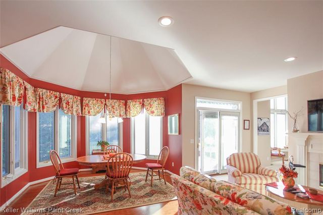 5739 Kirkridge Trail, Oakland, MI 48306