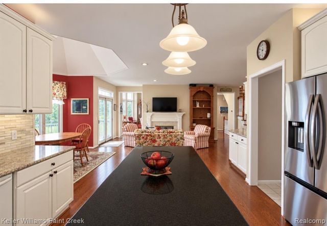 5739 Kirkridge Trail, Oakland, MI 48306