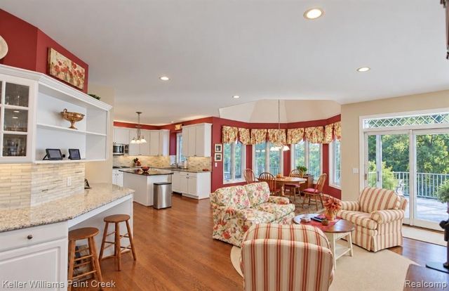 5739 Kirkridge Trail, Oakland, MI 48306