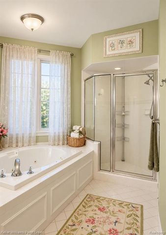 5739 Kirkridge Trail, Oakland, MI 48306