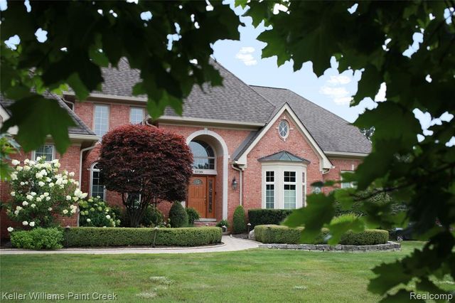 5739 Kirkridge Trail, Oakland, MI 48306