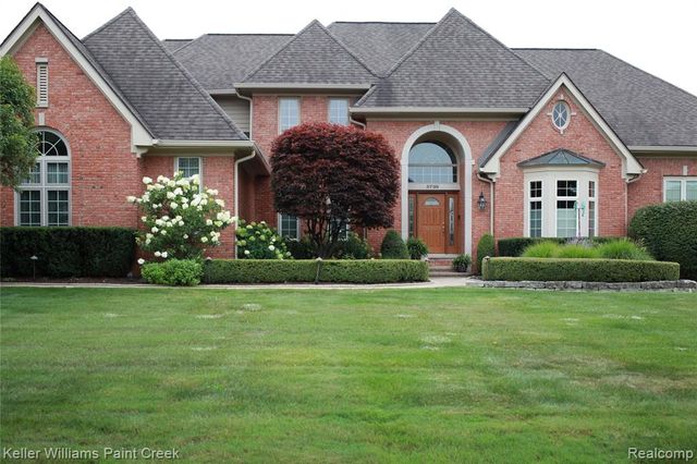 5739 Kirkridge Trail, Oakland, MI 48306