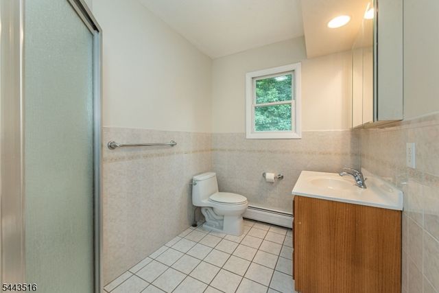 16 Florence St, Hopatcong Boro, NJ 07874